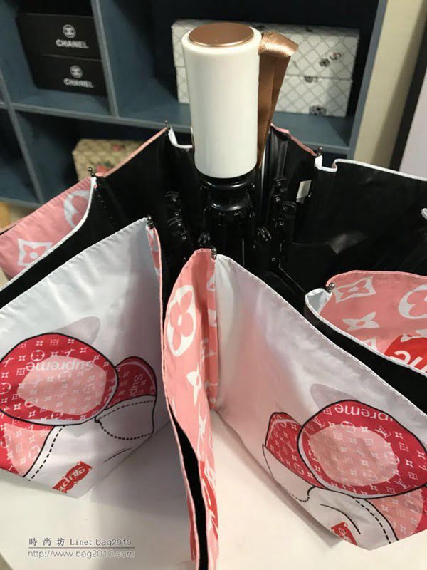 LV路易威登傘 年度最火爆 時尚單品 supremeX LV 聯名款 晴雨傘 防曬隔熱 防紫外線  zm1050